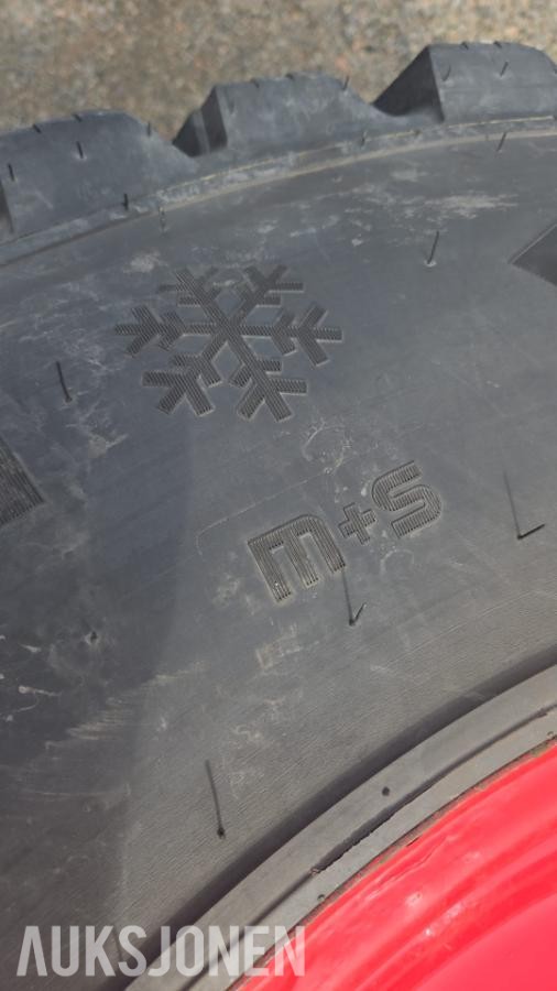 4 stk Nokian vinterhjul brukt på Fendt 828 